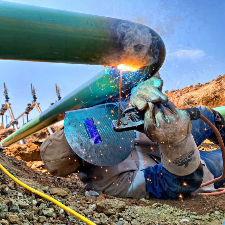 "The UNO" Carbon Fiber Pancake Welding Hood in action